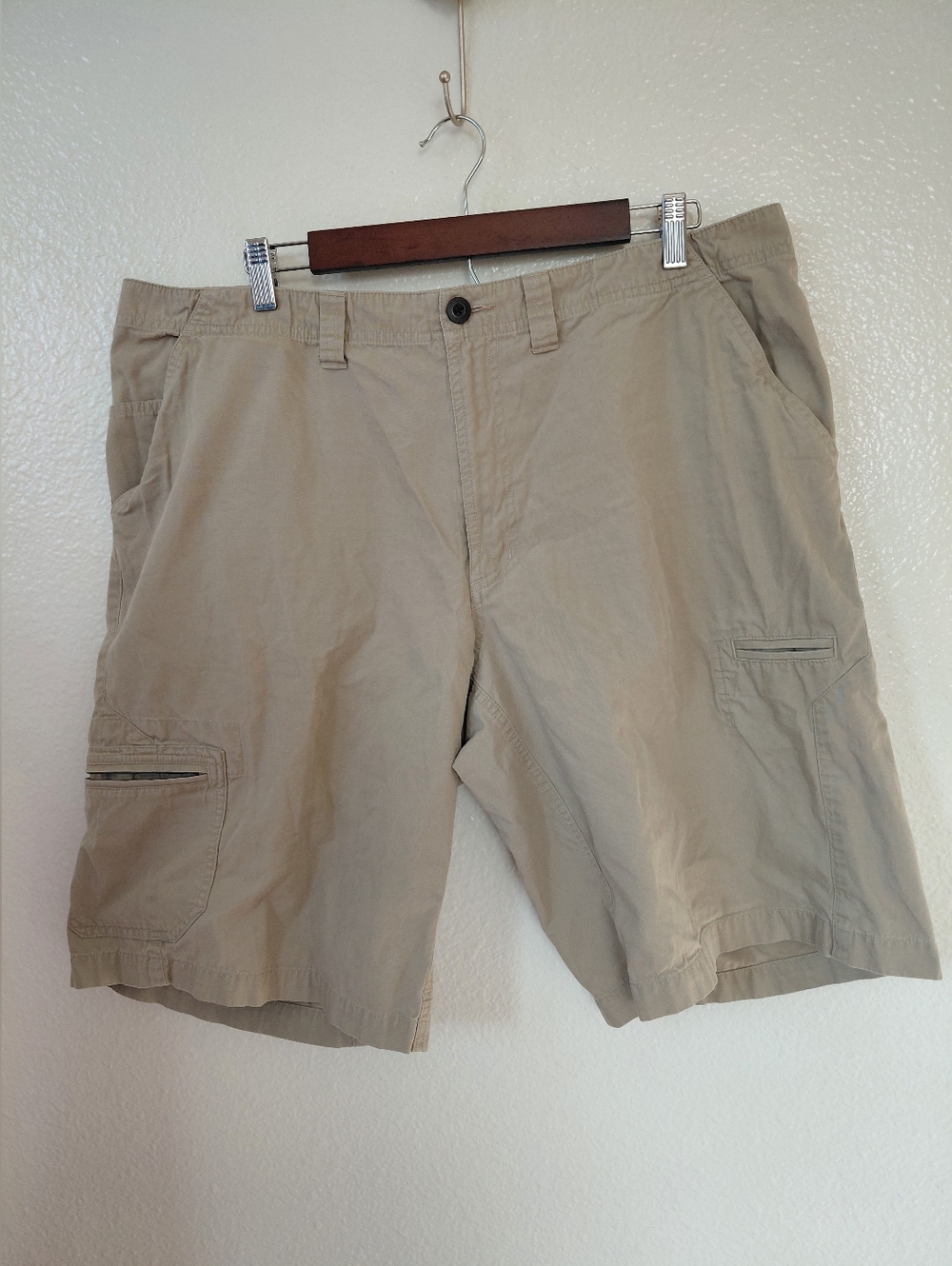 Patagonia -Men's 38 Stand Up Shorts Beige Khaki Organic Cotton Camping Cargo